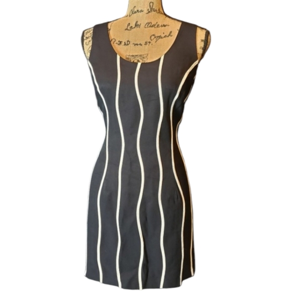 Dani Michaels Black Fitted Dress with white stripe - Picture 1 of 4